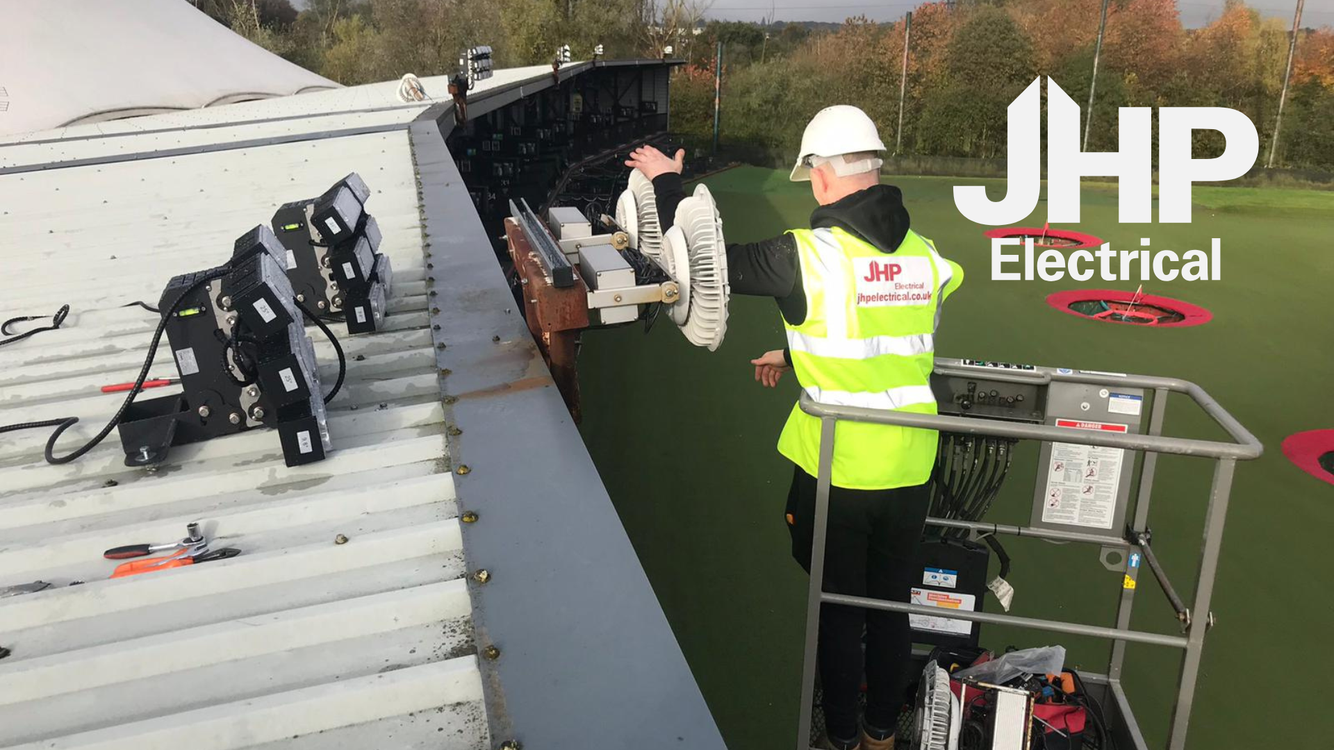 Expert Golf Driving Range Lighting: Improving Player Experience 